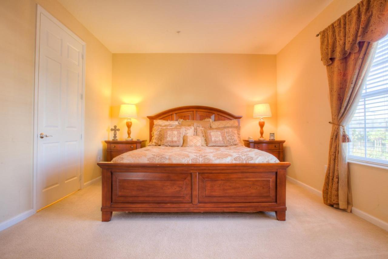 Lovely Third-floor Vista Cay Apartment Orlando