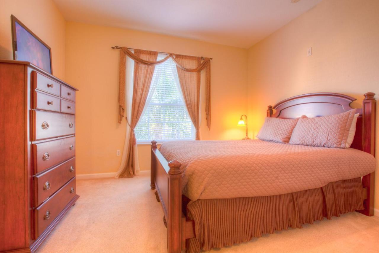 Lovely Third-floor Vista Cay Orlando