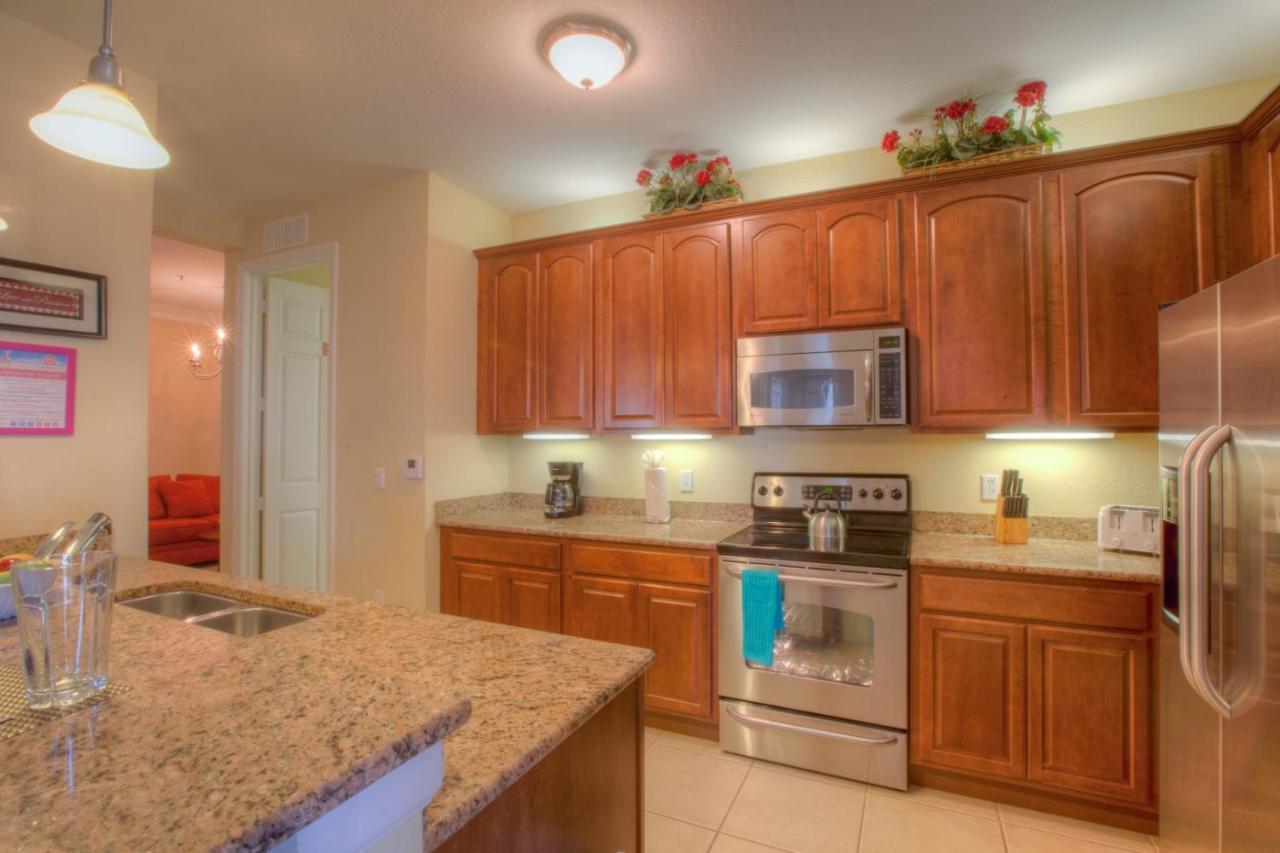 Lovely Third-floor Vista Cay *