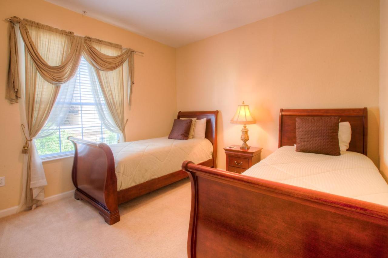 Lovely Third-floor Vista Cay *