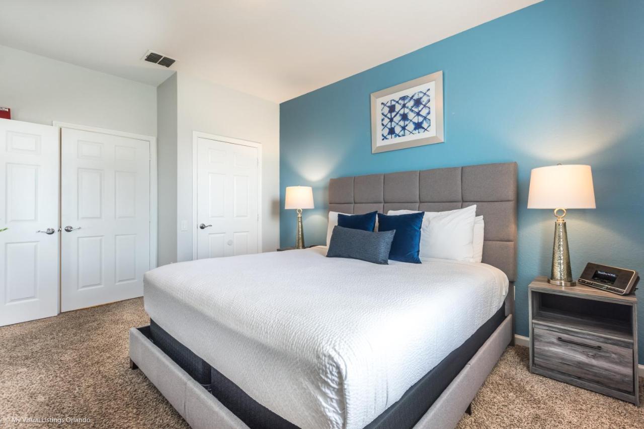 Stunning Top-floor Condo, Next To Clubhouse Apartment