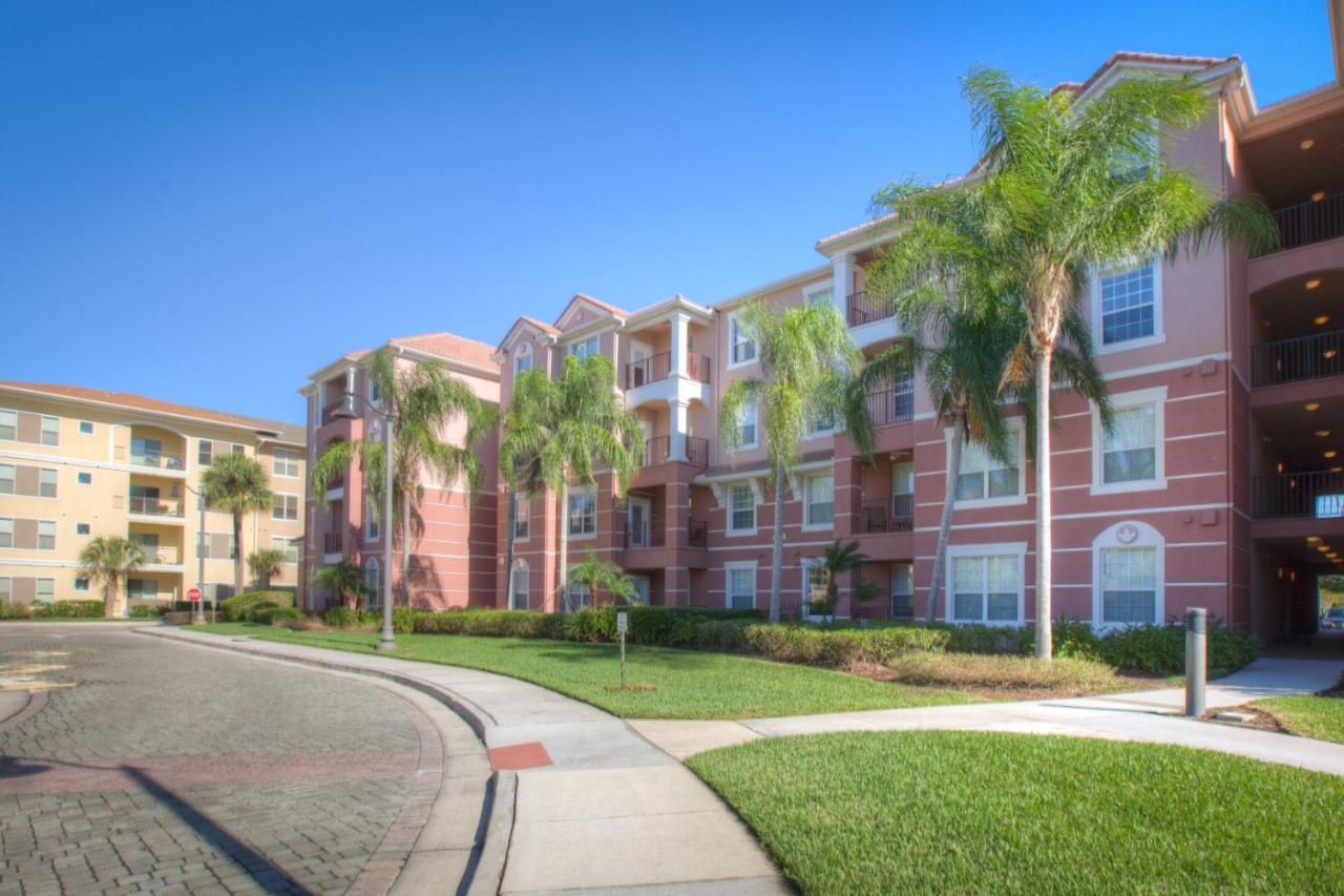 Apartment Stunning Top-floor Condo, Next To Clubhouse *