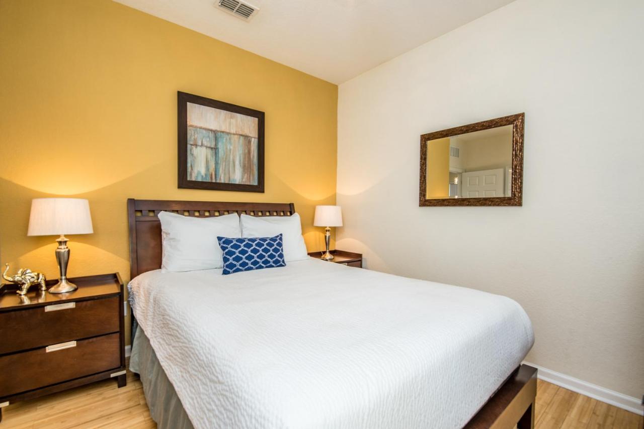 Luxurious W Modern Design, Near Apartment *