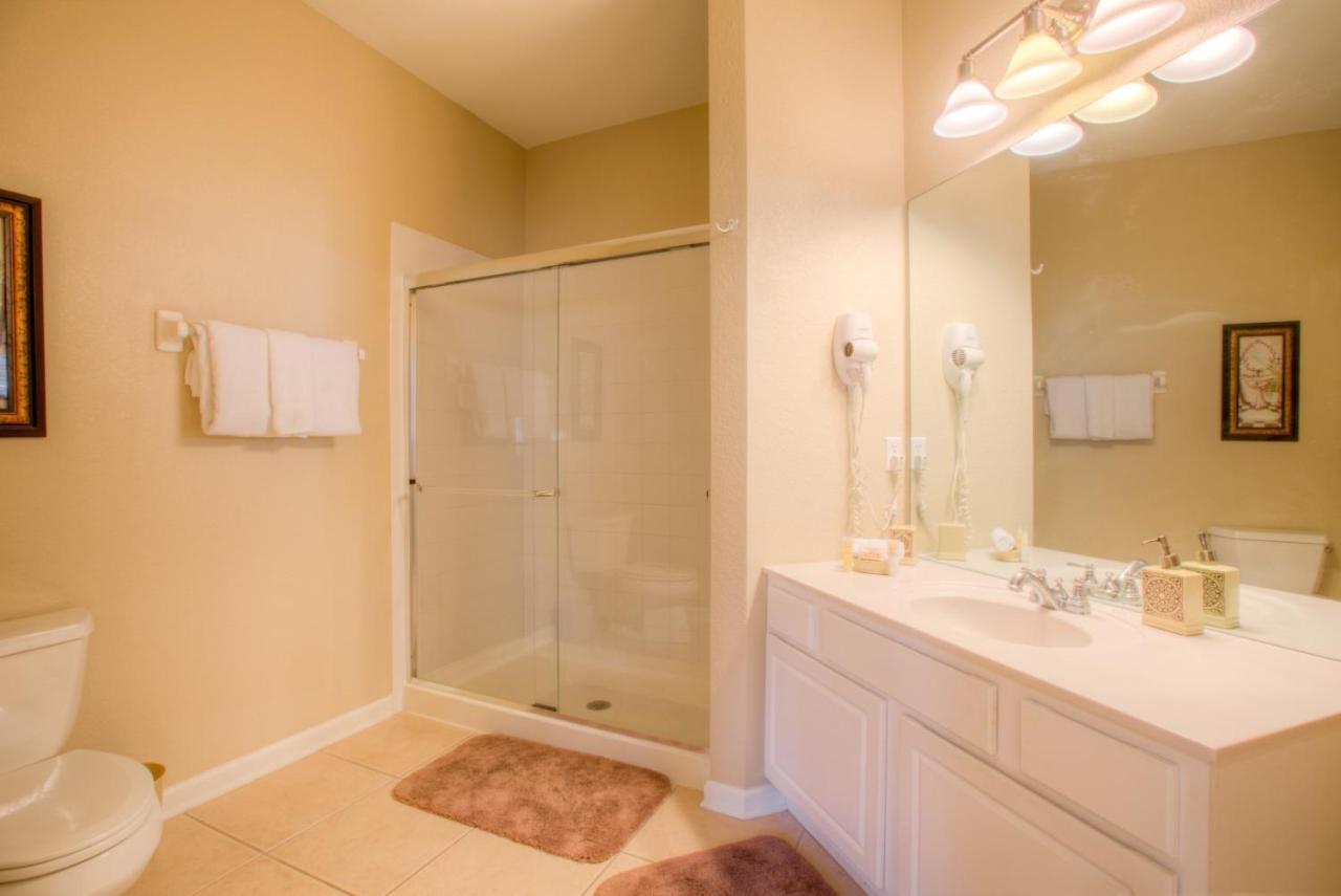 Lovely Vista Cay Condo, Near Clubhousepool