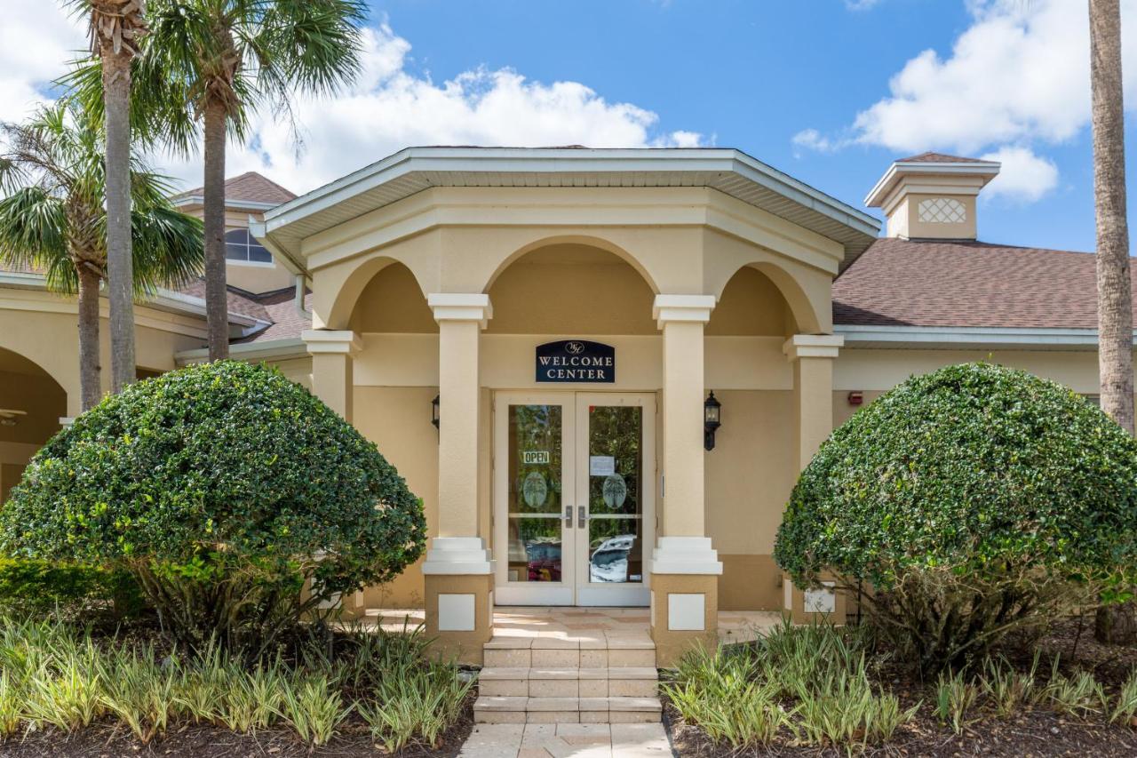 Updated Lakeview Condo, Minutes From Apartment *