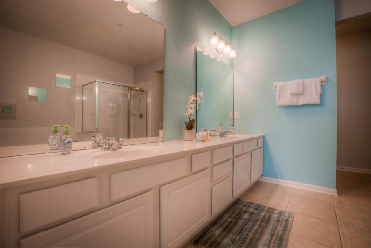 Beautiful Lakeview Deluxe Near Theme Parks Apartment *