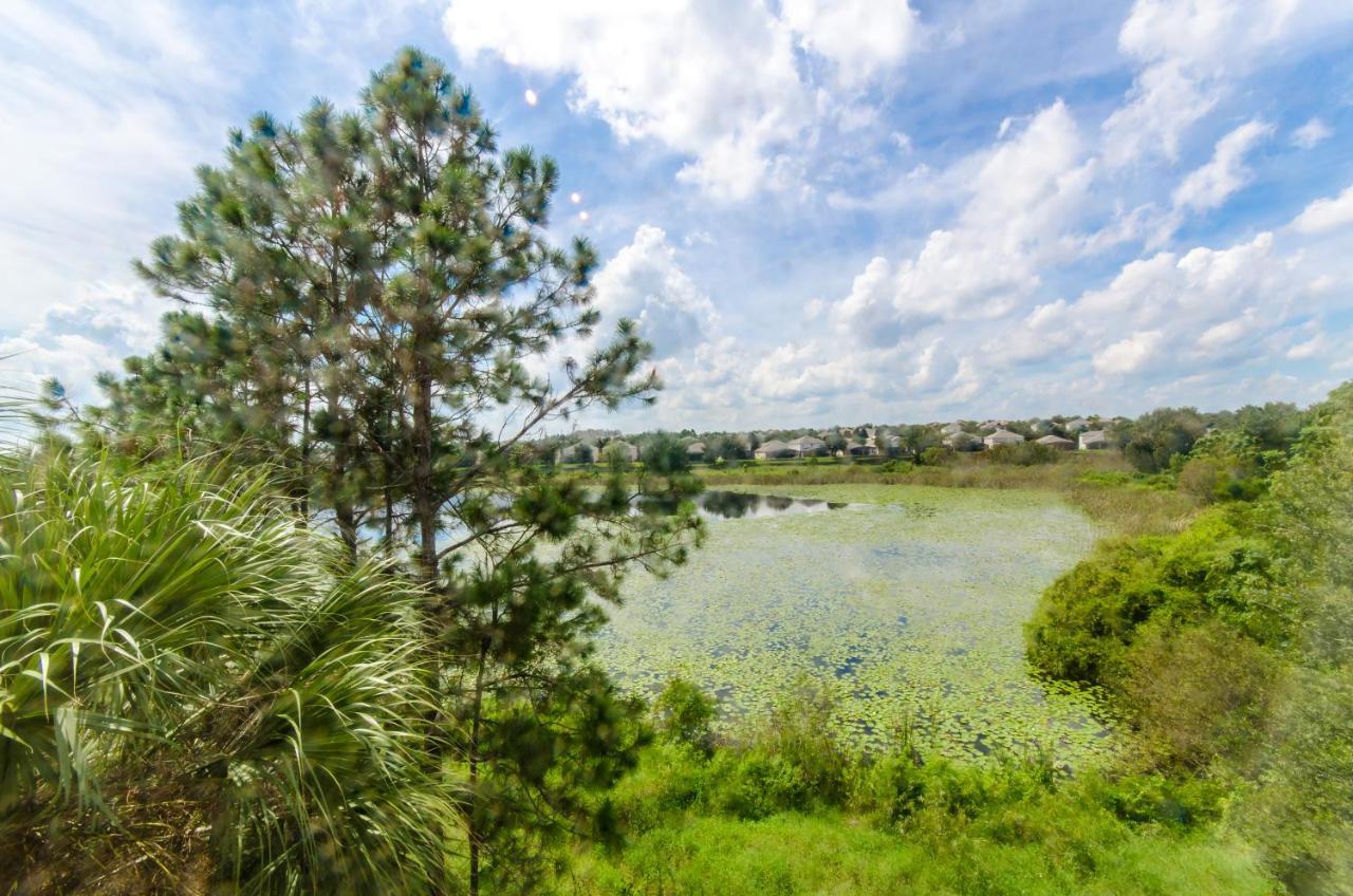 Apartment Updated Lakeview Condo, Minutes From Orlando