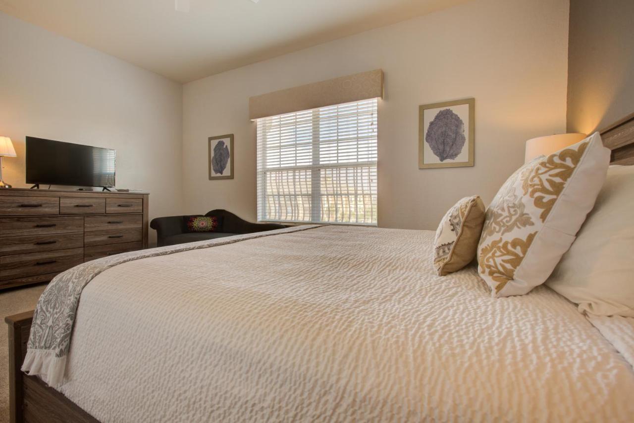 Vacation In This Stunning Condo- Near Attractions Orlando