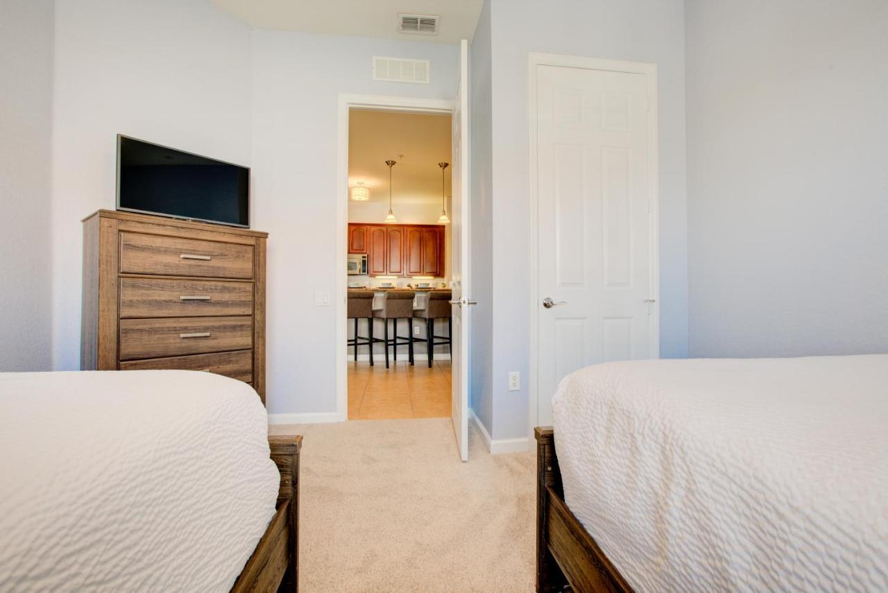 Vacation In This Stunning Condo- Near Attractions Apartment Orlando