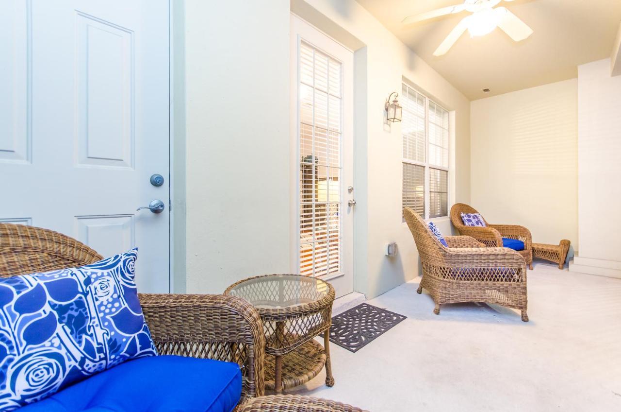 Apartment Spacious In Vista Cay Luxury Awaits *