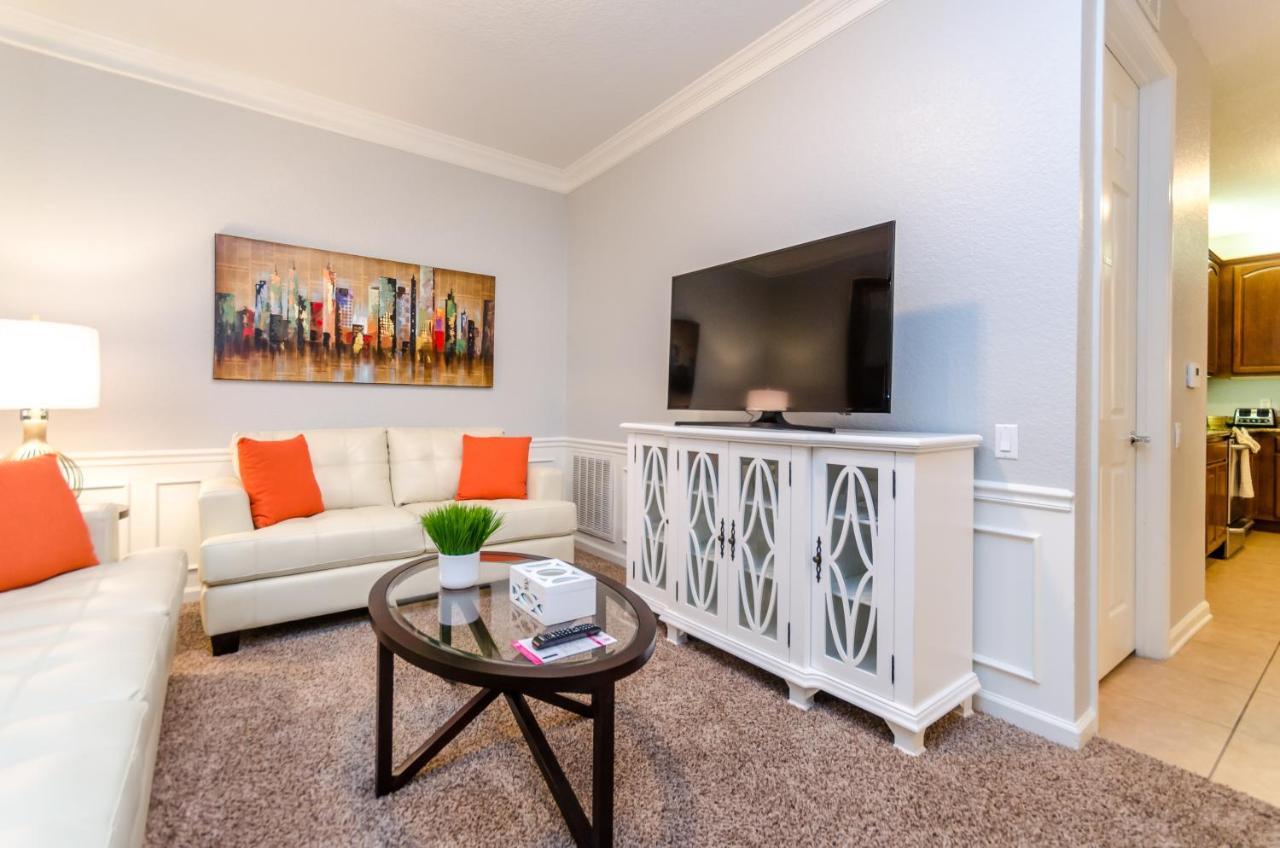 Spacious In Vista Cay Luxury Awaits *