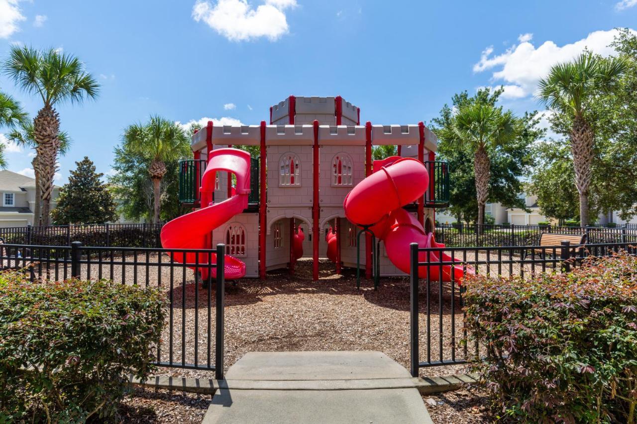 Apartment Updated Lakeview Condo, Minutes From Orlando