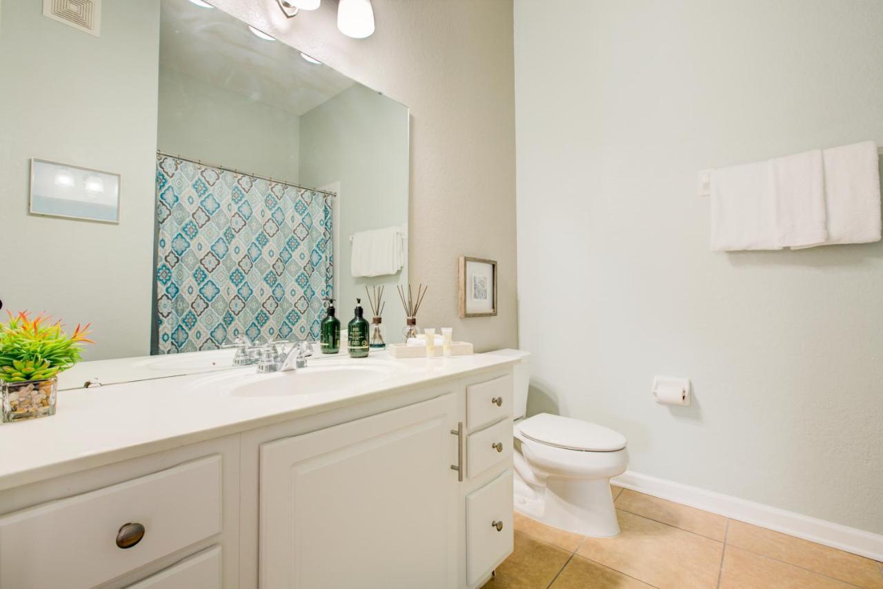Vacation In This Stunning Condo- Near Attractions * Orlando