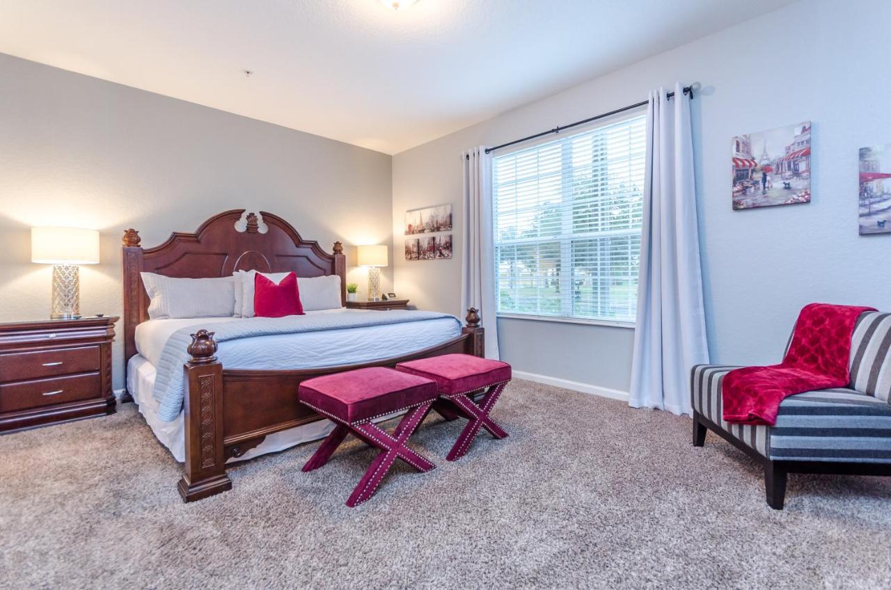 Spacious In Vista Cay Luxury Awaits Apartment