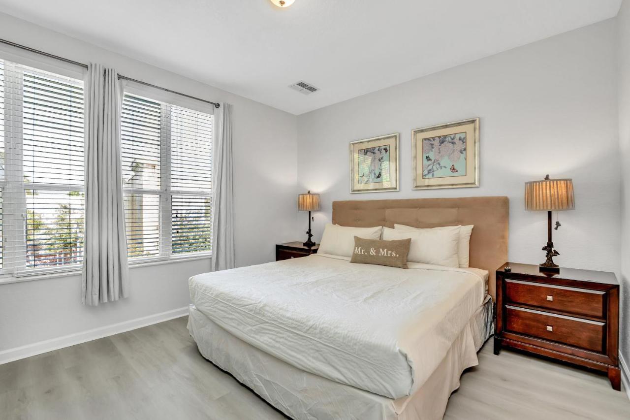 Newly Renovated Townhome, Near Universal & I-drive Holiday home *