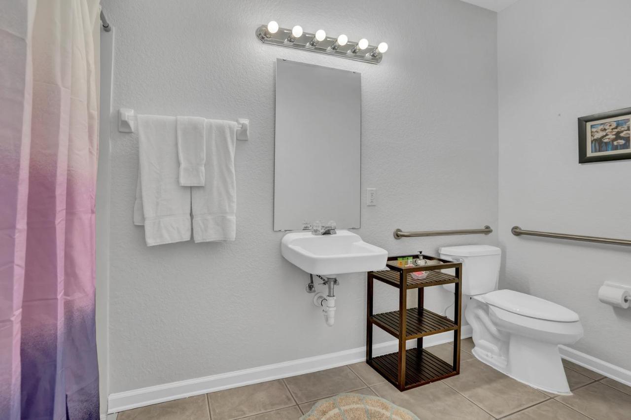 Newly Renovated Townhome, Near Universal & I-drive Orlando