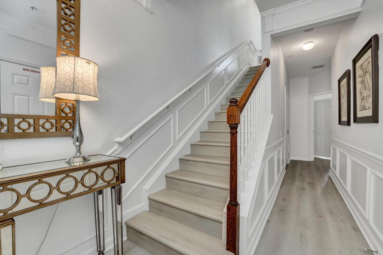 Newly Renovated Townhome, Near Universal & I-drive Holiday home *