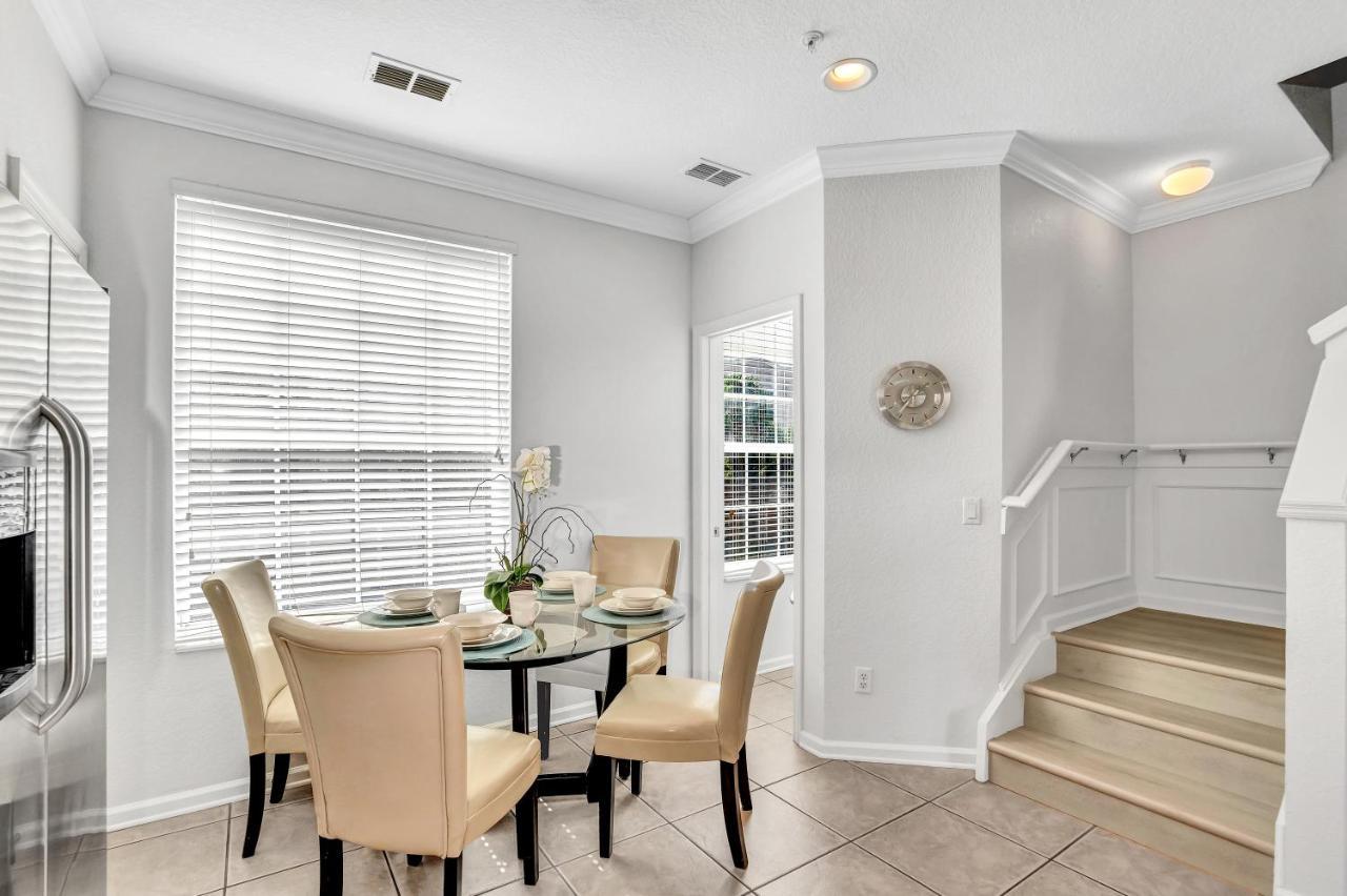 Newly Renovated Townhome, Near Universal & I-drive Orlando