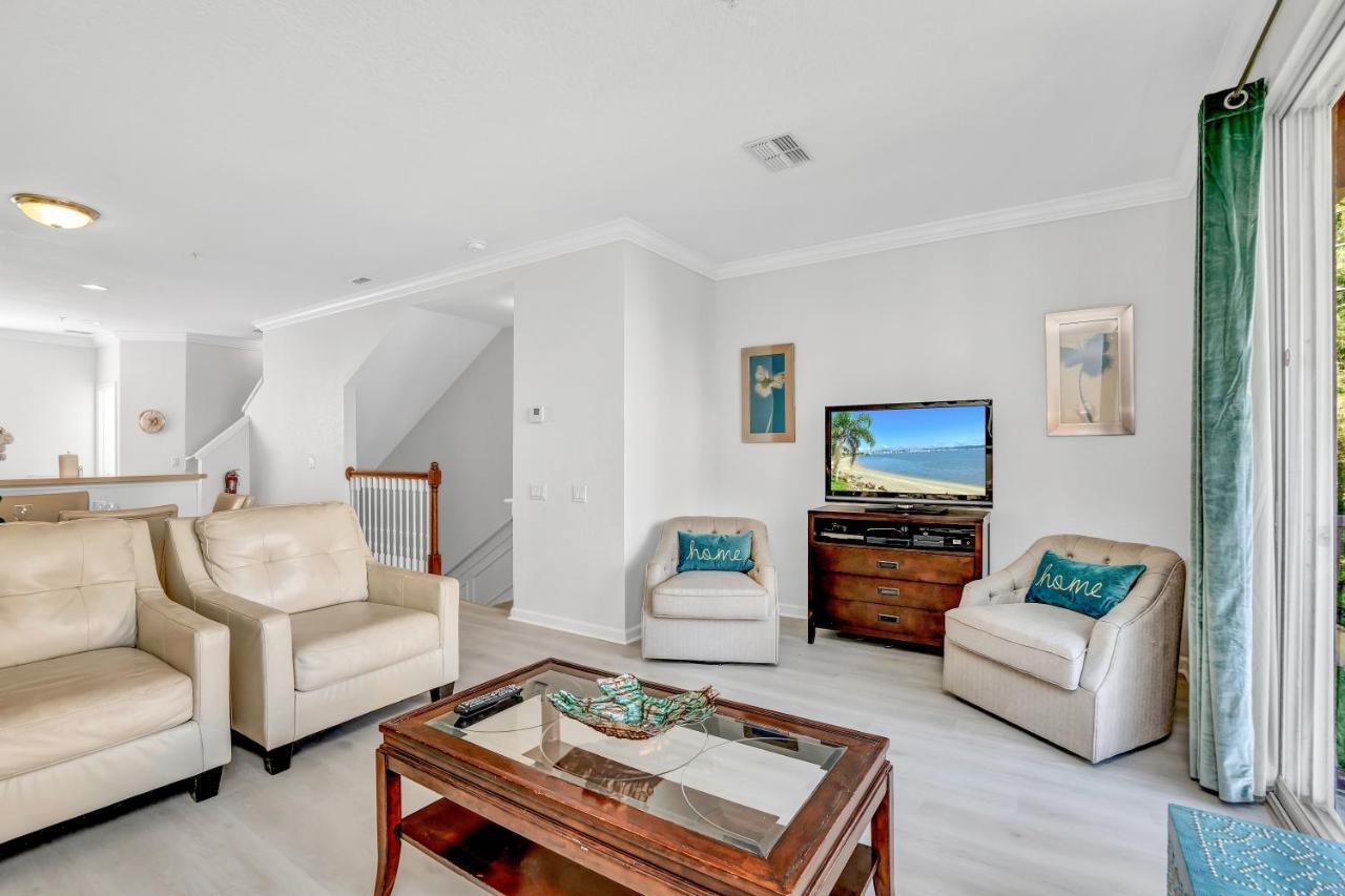 Newly Renovated Townhome, Near Universal & I-drive Holiday home *