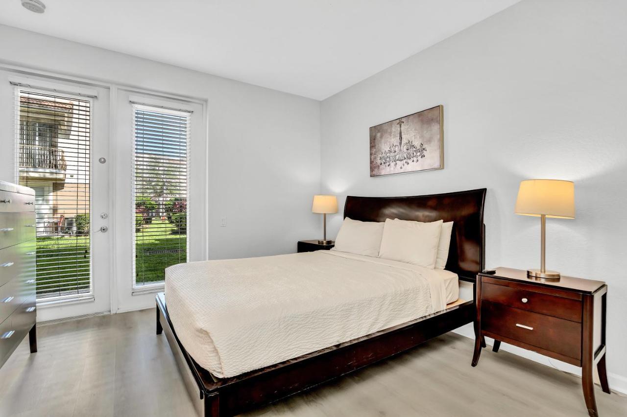 Newly Renovated Townhome, Near Universal & I-drive Holiday home *