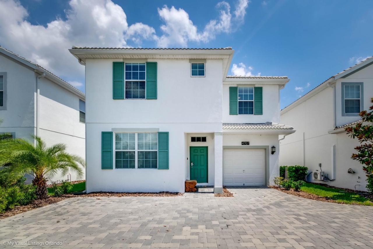 Modern W Private Pool & Near Holiday home
