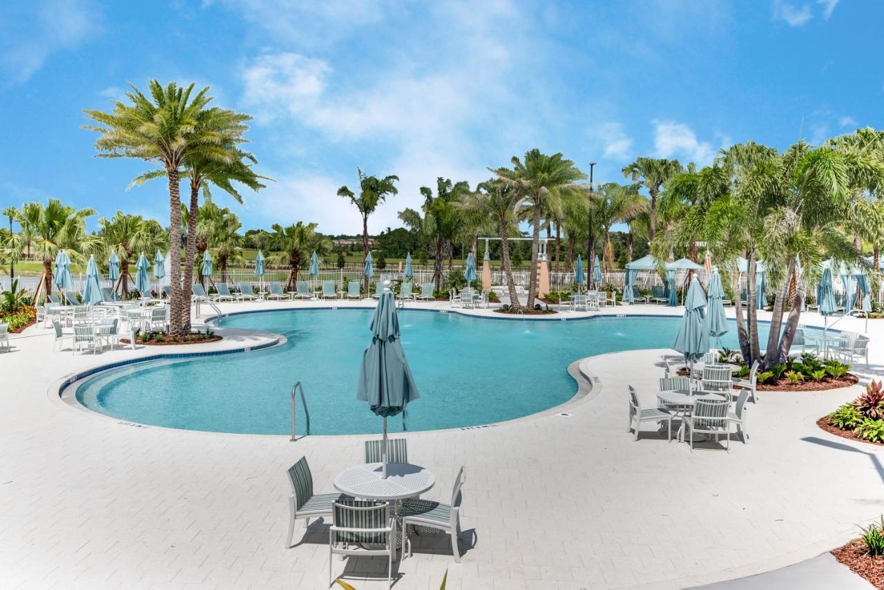 Stunning W Private Poolspa & Game Holiday home Orlando