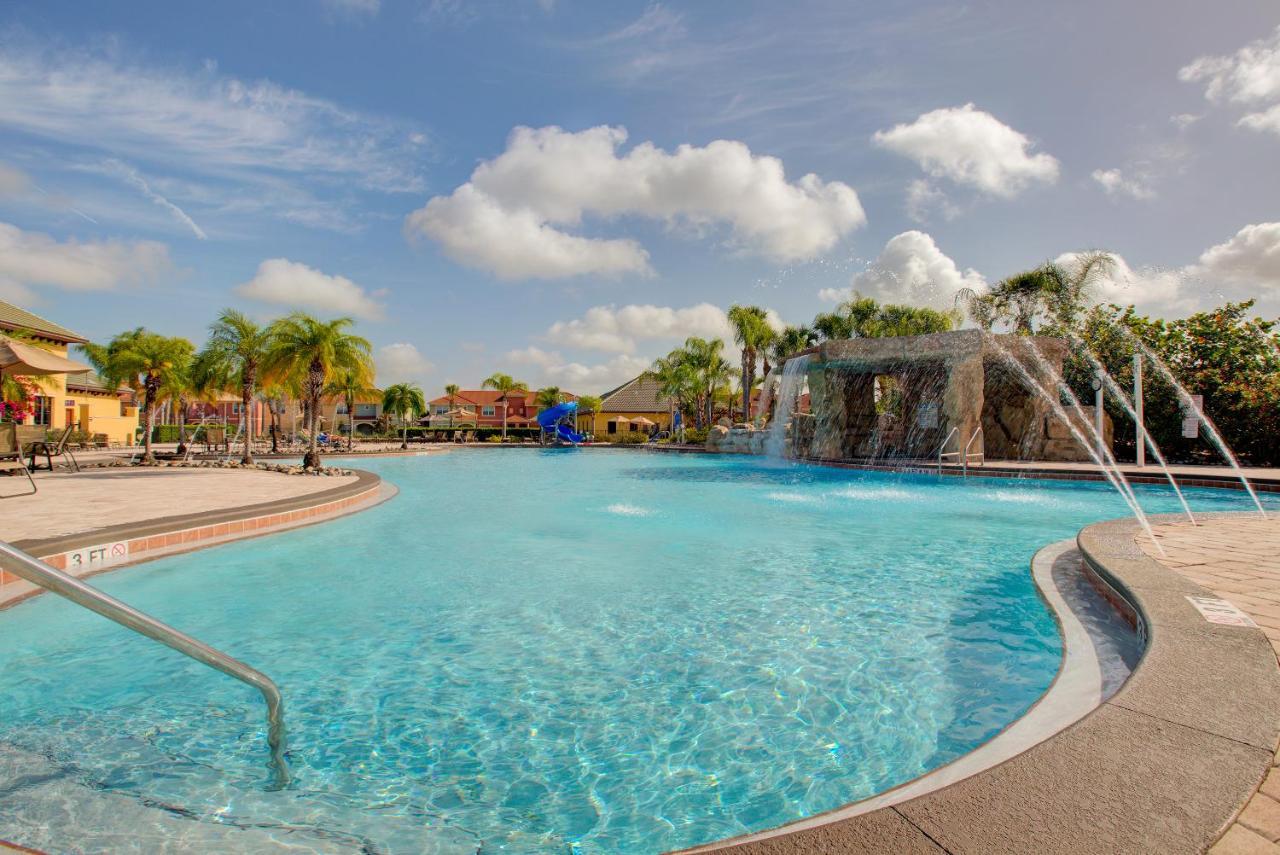 Holiday home Private Pool Themed Theater Near