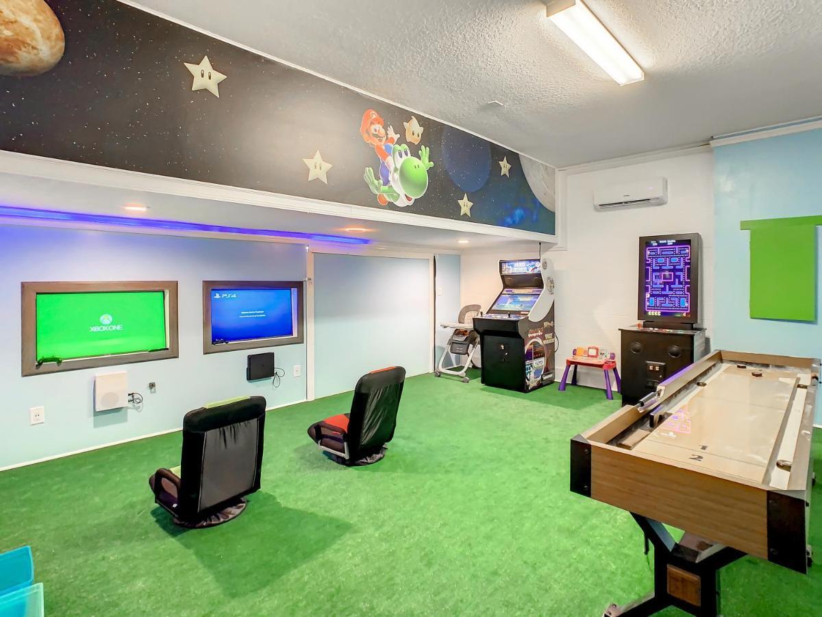 7 Bdr Family Themed With Mario Games And Free Pool Heat Holiday home *