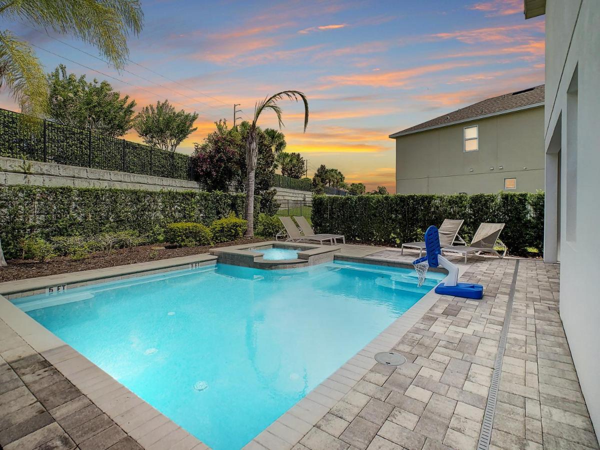 7 Bdr Family Themed With Mario Games And Free Pool Heat Holiday home