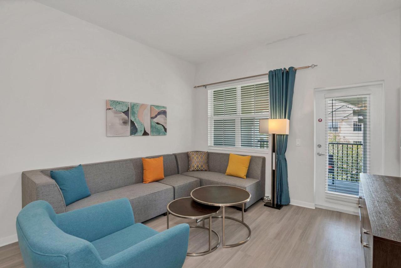 Newly Renovated Wfree Access Apartment