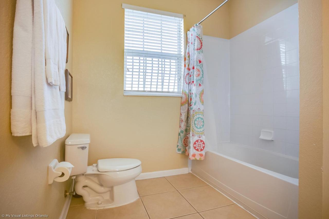 Apartment 4814 Cayview Avenue #401 *