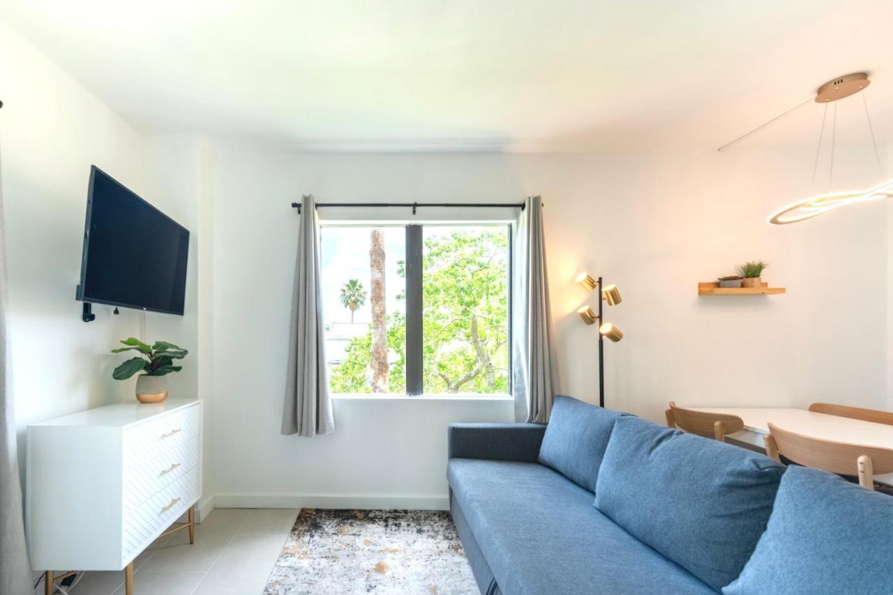 Lovely Near Universal Apartment *