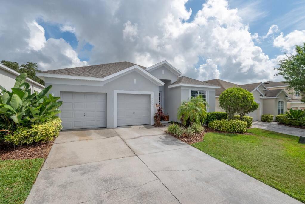 Holiday home Spacious 4br Themed Rooms, Pool, Near Orlando