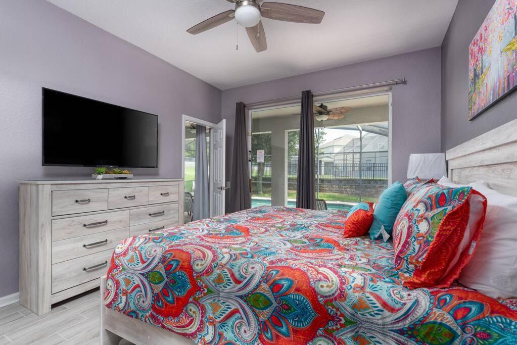 Spacious 4br Themed Rooms, Pool, Near Holiday home