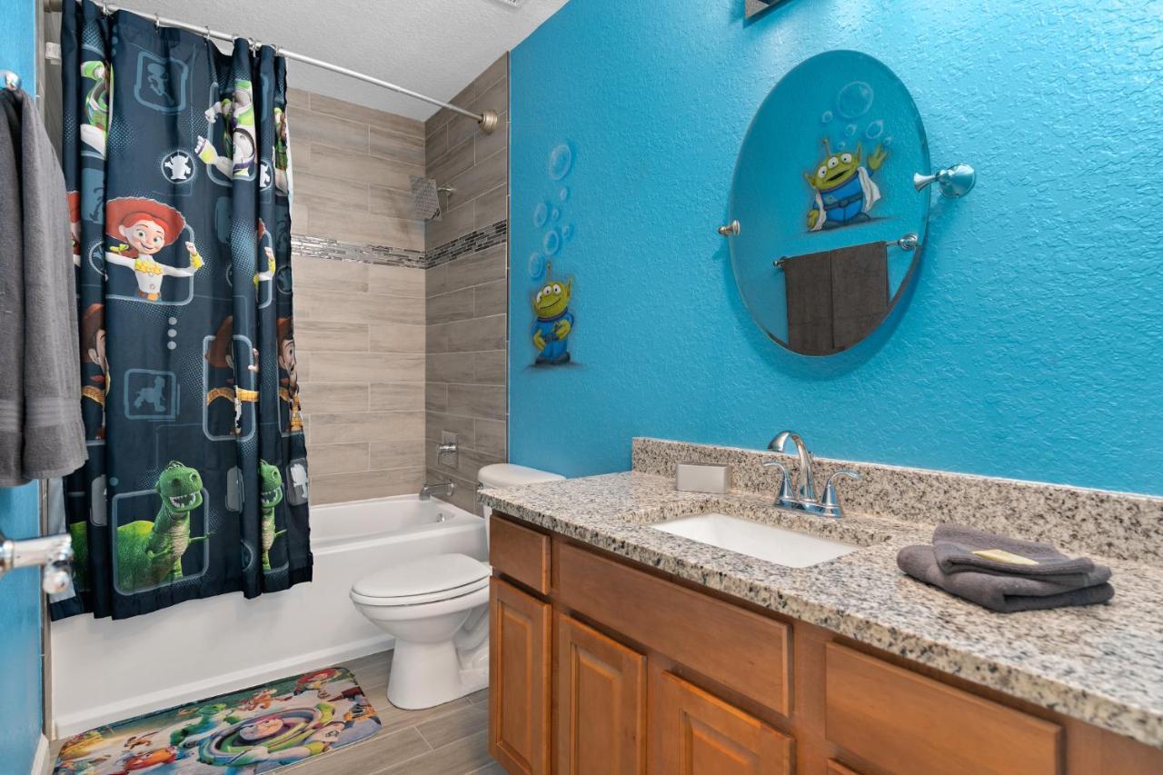 Luxury 5br Near Disney, Private Pool & Game * Orlando