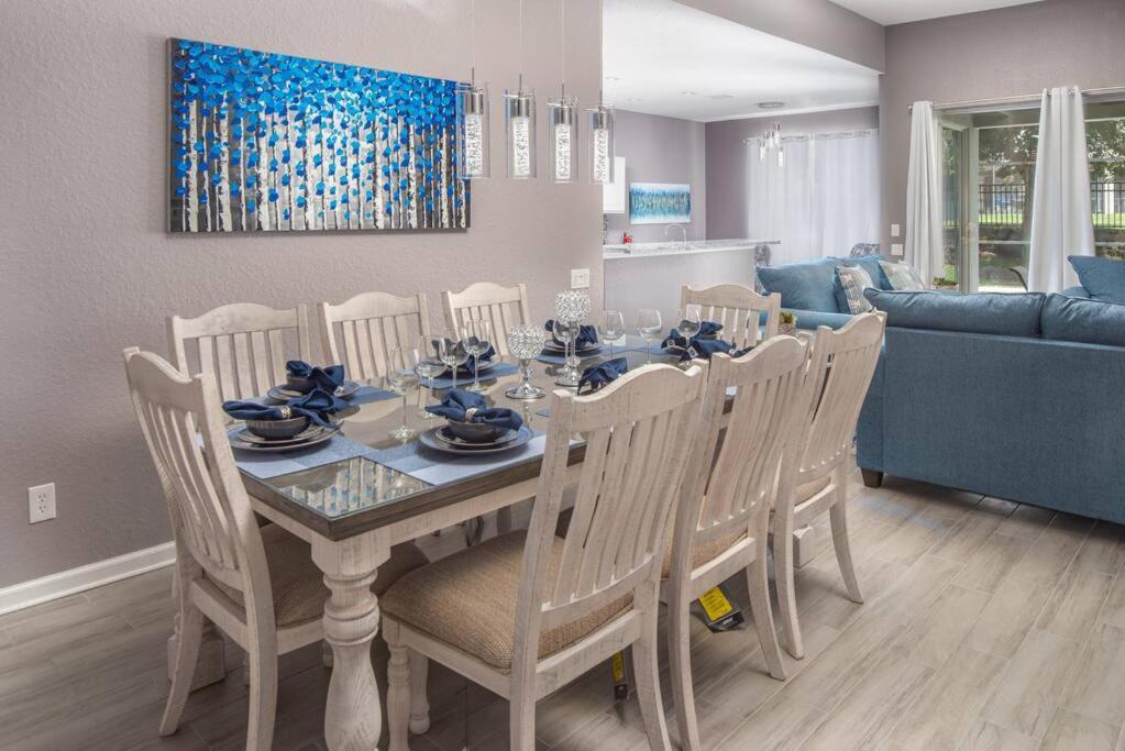 Spacious 4br Themed Rooms, Pool, Near Holiday home