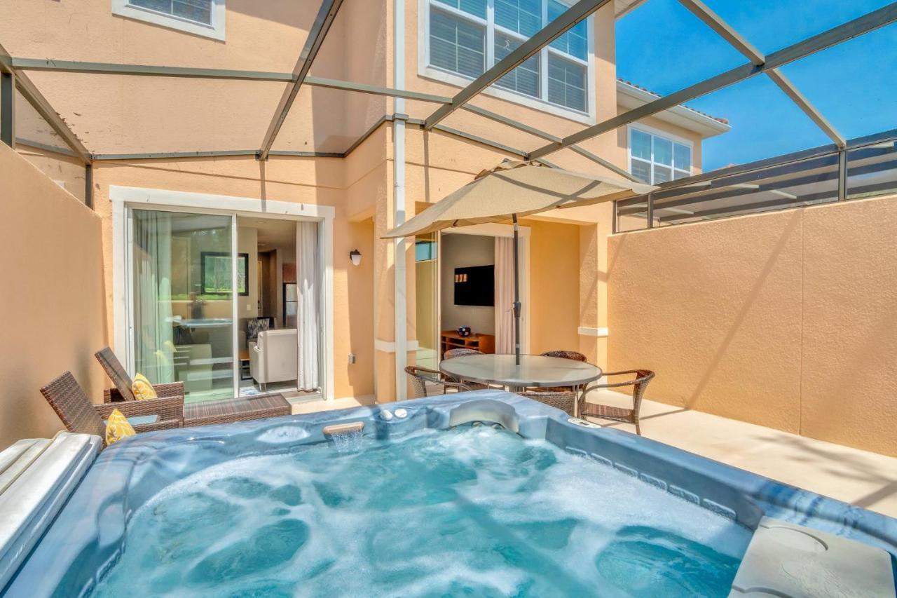 Holiday home Upscale 2br Lakefront Townhome - Private Hot Tub! *