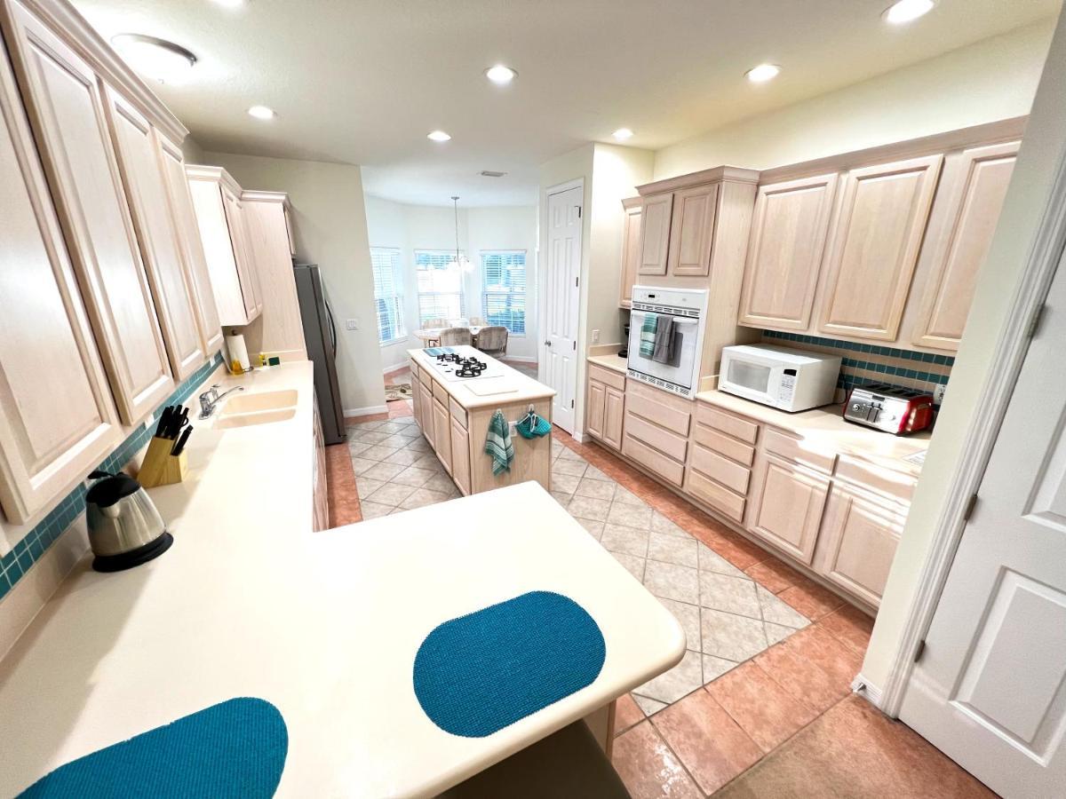 Mickey's Lakefront Retreat: Disney-close Luxury With Pool & Hot Tub Orlando