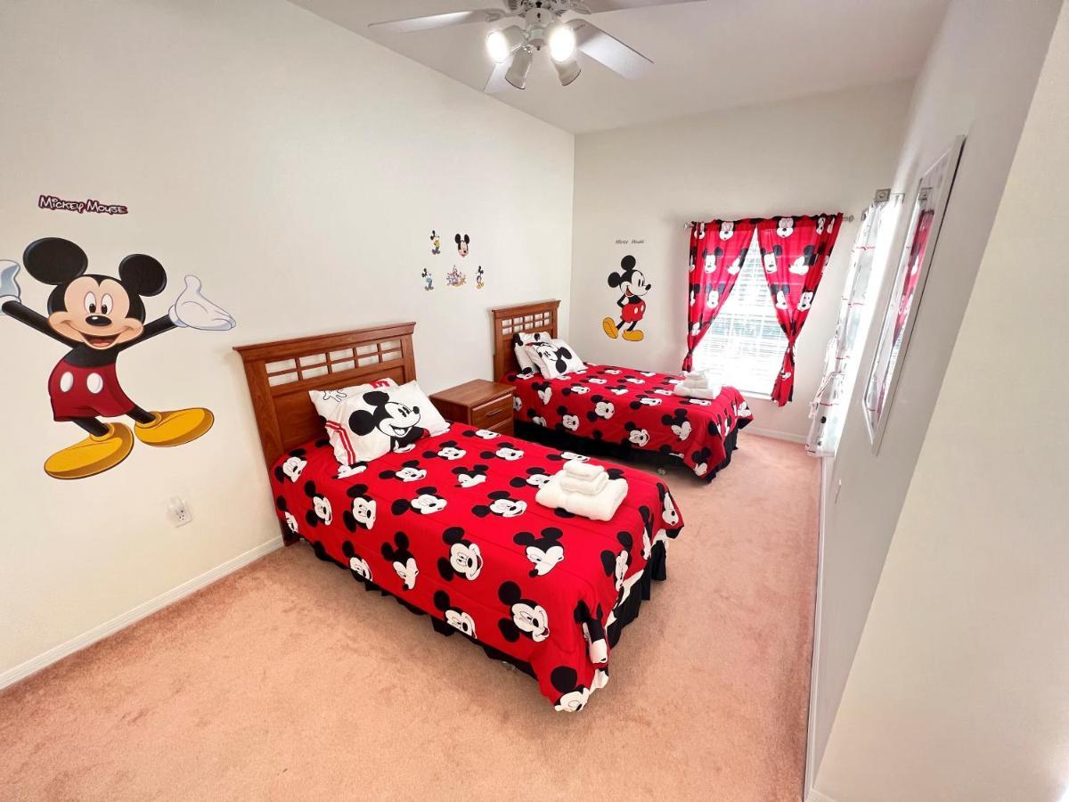 Mickey's Lakefront Retreat: Disney-close Luxury With Pool & Hot Tub Holiday home