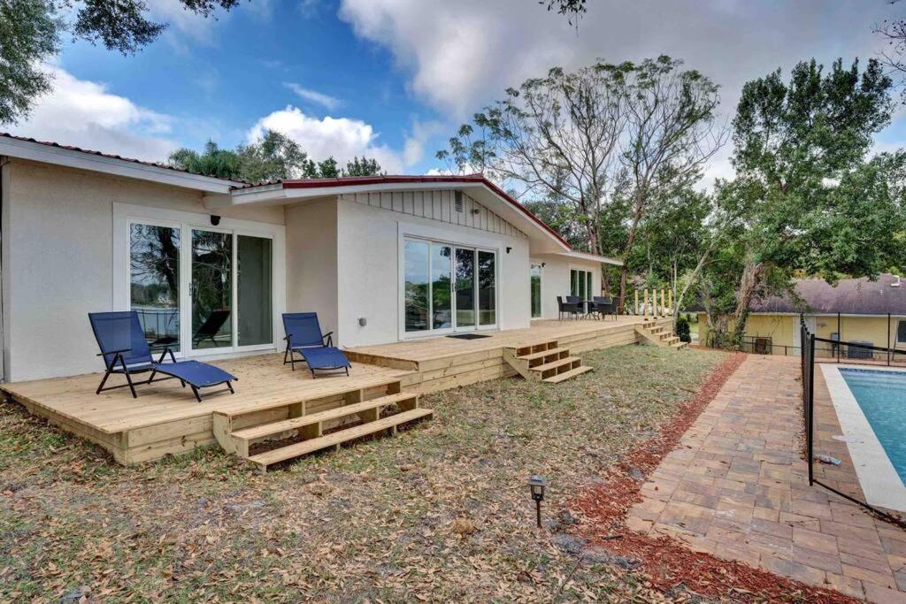 Luxurious 5 Bedroom Lake House 3min From Universal * Orlando