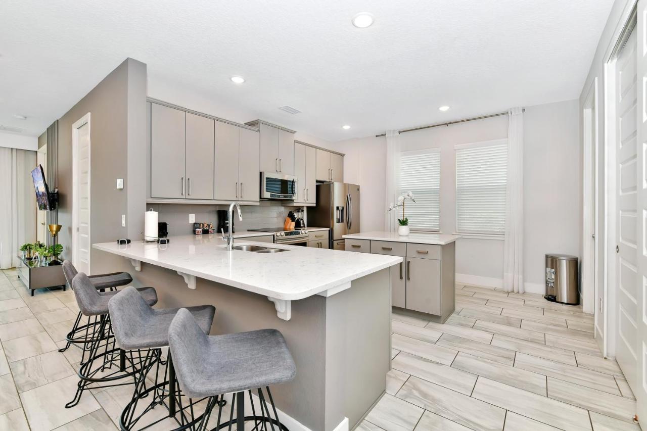 Modern House By Rentyl Near With Private Pool & Amenities - 393s * Orlando