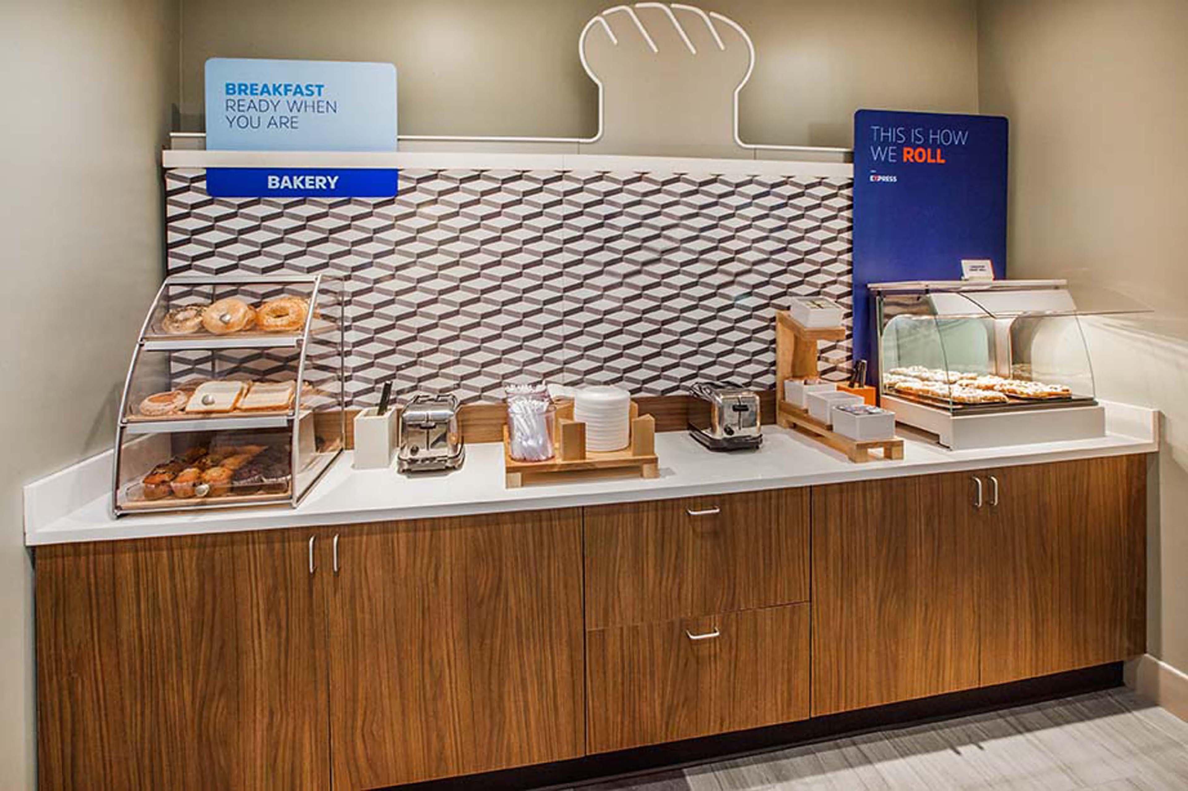 Hotel Express-international Drive By Ihg