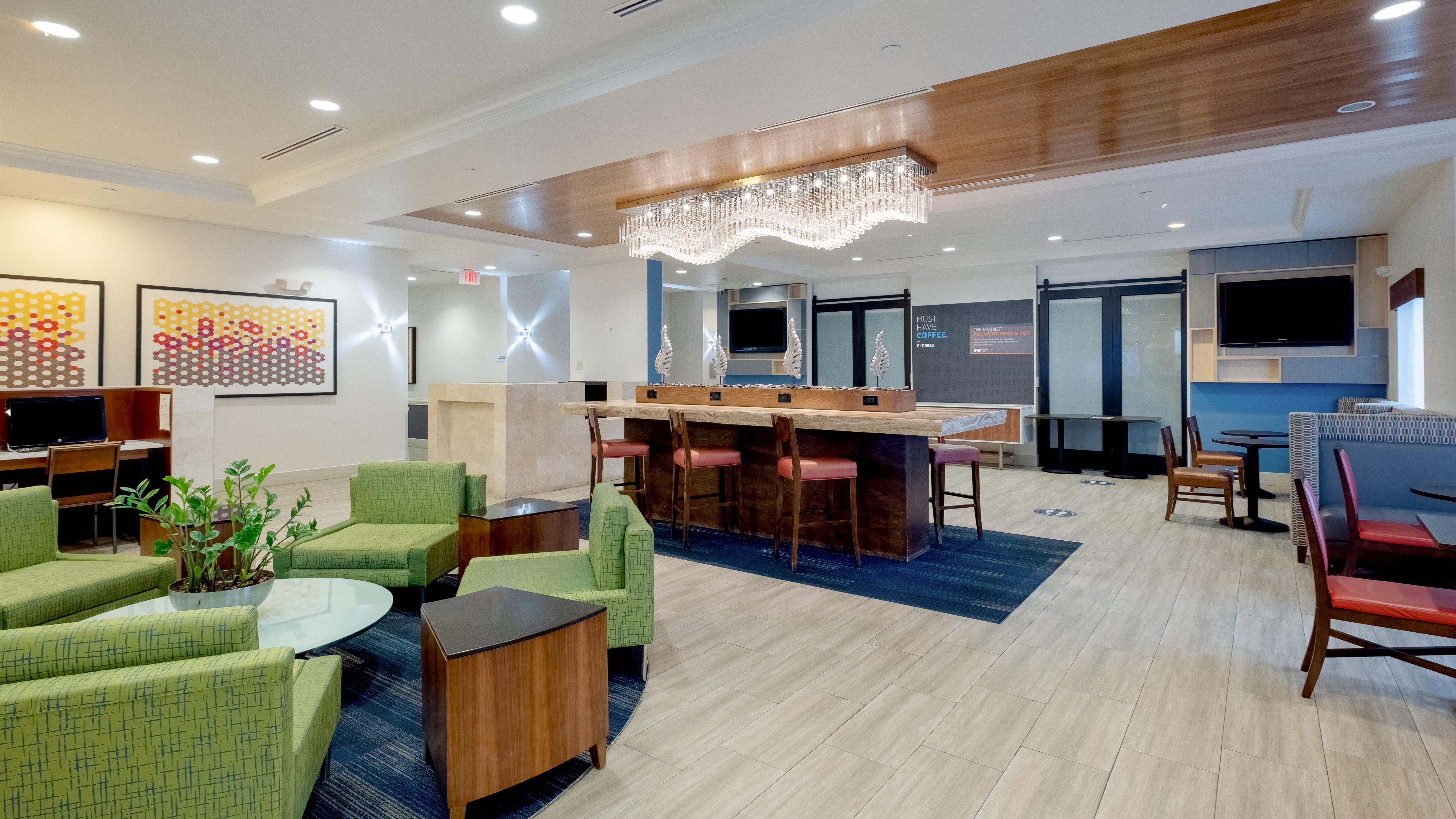 Express-international Drive By Ihg Hotel 3*