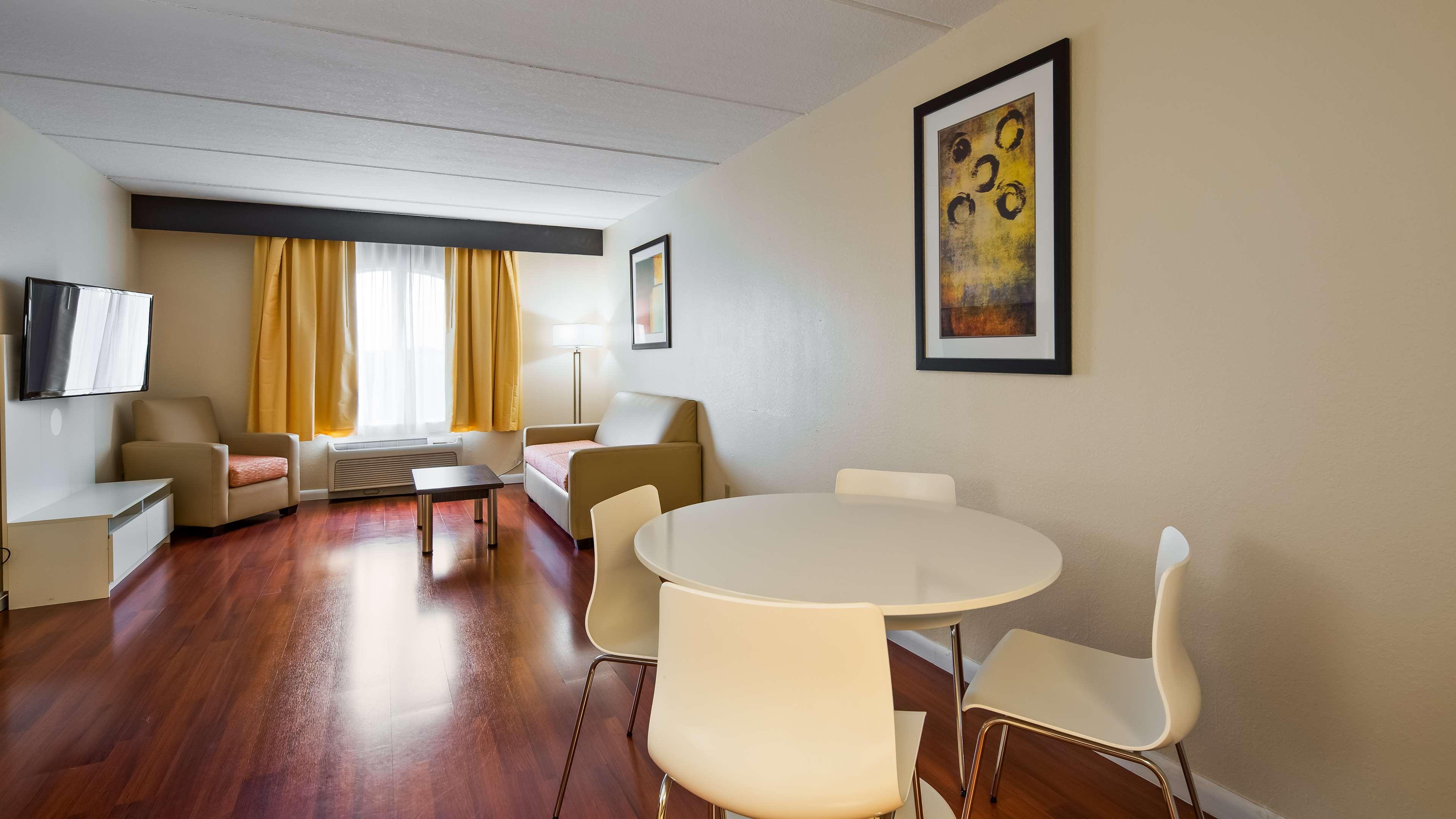 Sonesta Essential Hotel