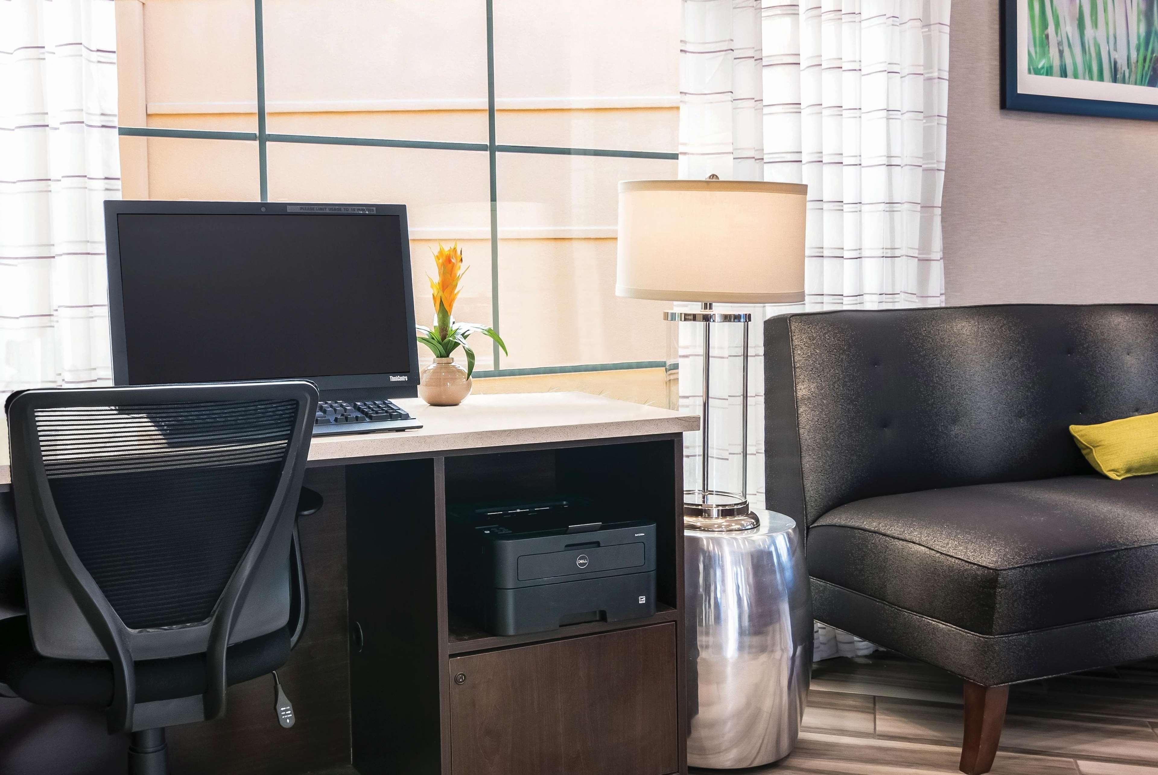 Hotel La Quinta By Wyndham Airport North 3*