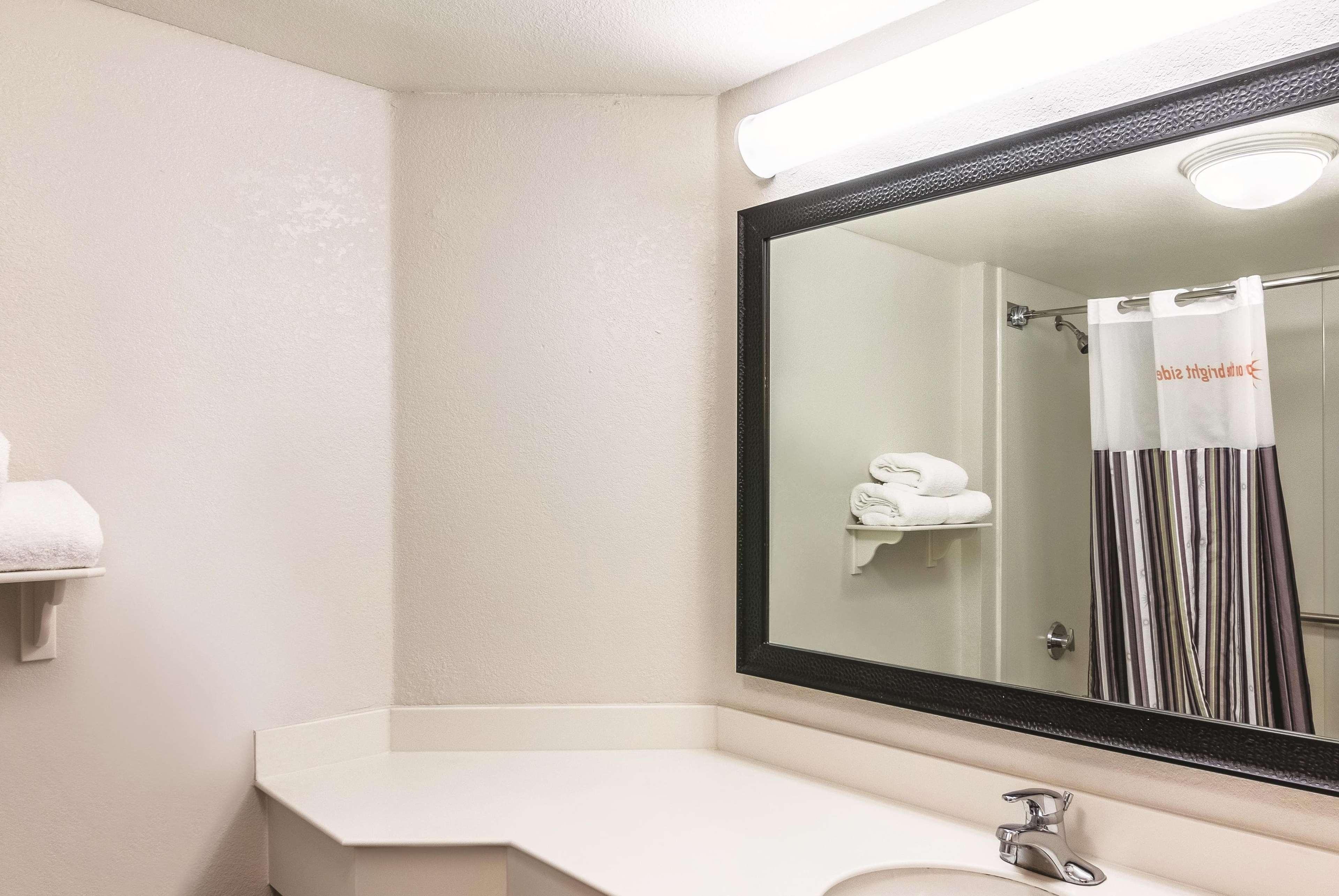 La Quinta By Wyndham Airport North Hotel