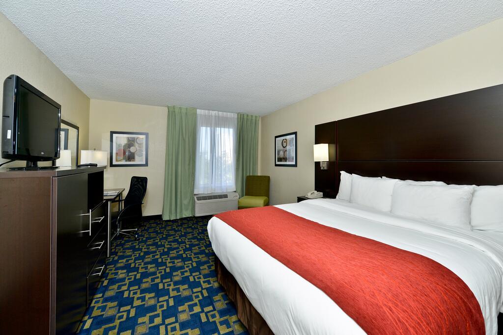 Majestic Palms Hotel