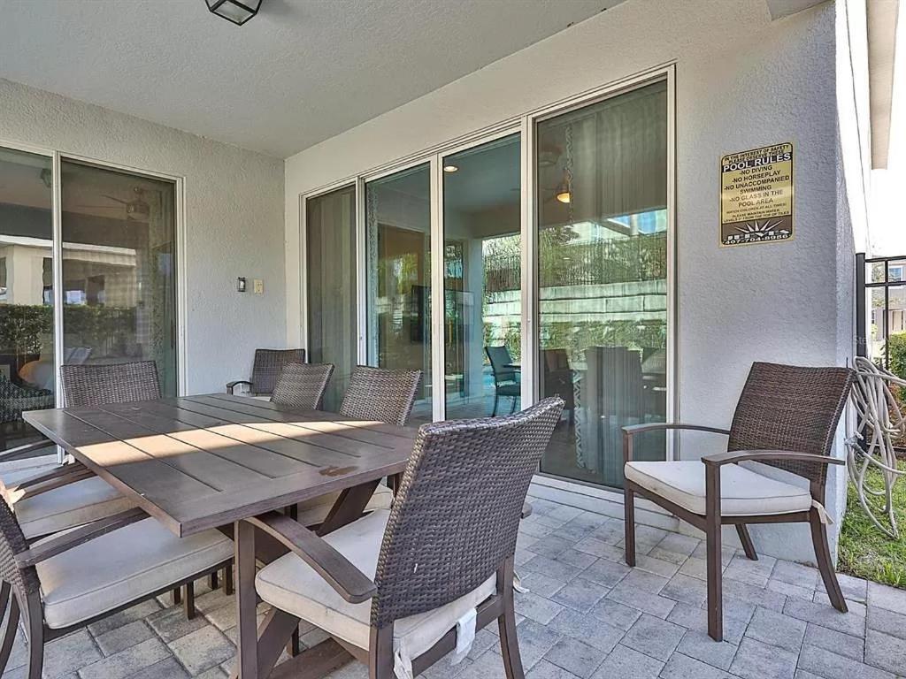 Luxurious 6 Bedroom With Private Pool & Villa *