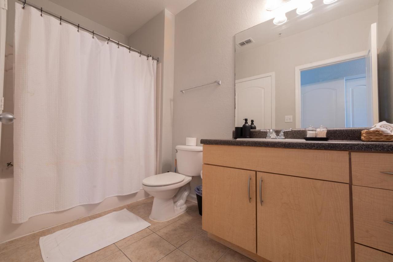 Luxurious 2-bed W/lake View And Amenities