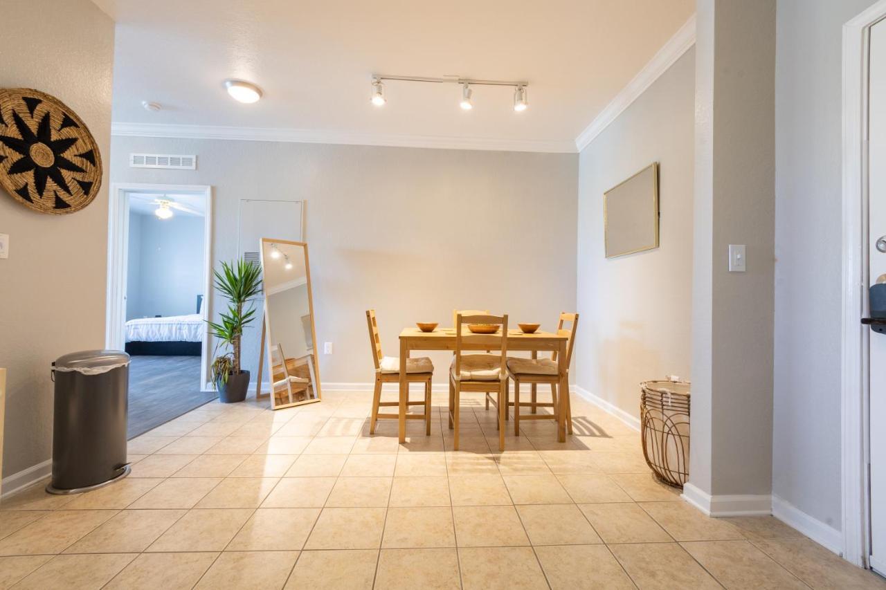 Apartment Luxurious 2-bed W/lake View And Amenities